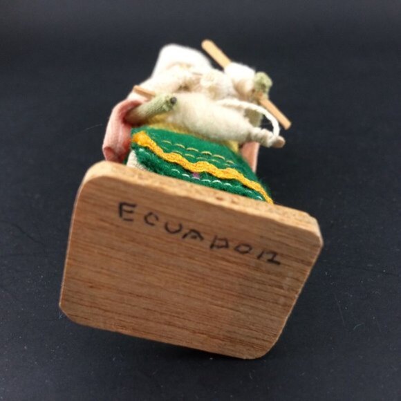 Vtg Ecuador Souvenir Doll Figurine Woman Mother w Baby Traditional Dress 4 1/8" - Picture 11 of 13